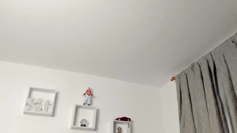 Ezzio Scolaro online show from February 2026 01:33:01 AM