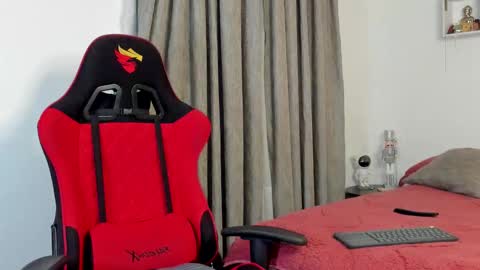 Ezzio Scolaro online show from February 2026 12:20:02 AM