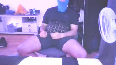 Snapshot of ezzteban935 chatting on April 2026 01:32:01 AM ezzteban935 online show from April 2026 01:32:01 AM