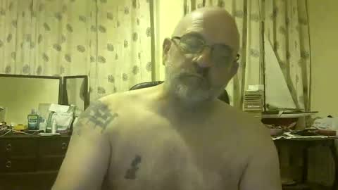 Snapshot of f1zzeek chatting on May 2026 10:28:02 PM f1zzeek online show from May 2026 10:28:02 PM