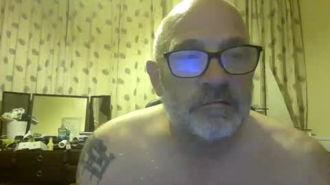 Snapshot of f1zzeek chatting on May 2026 12:40:01 AM f1zzeek online show from May 2026 12:40:01 AM