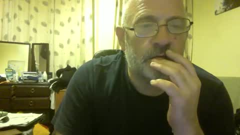 Snapshot of f1zzeek chatting on May 2026 11:13:01 PM f1zzeek online show from May 2026 11:13:01 PM