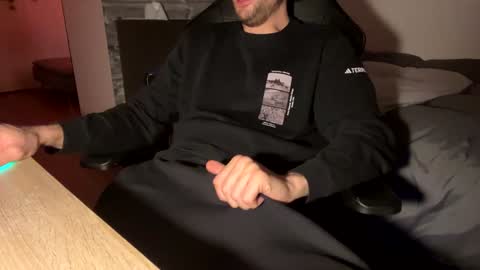 Snapshot of fabian_196 chatting on January 2025 09:11:02 PM Call me bitch online show from January 2025 09:11:02 PM