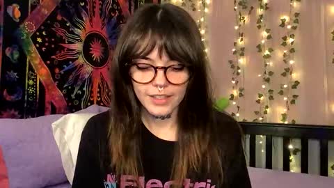 Faerie 3 online show from October 2025 11:35:02 PM