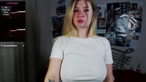 Eve online show from October 2025 05:37:02 AM