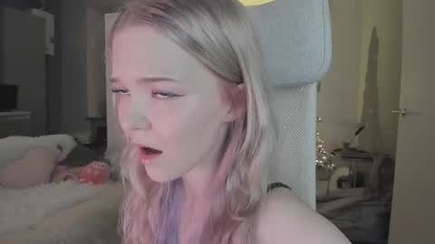 Snapshot of fairy_casey chatting on February 2025 08:05:01 PM fairy_casey online show from February 2025 08:05:01 PM