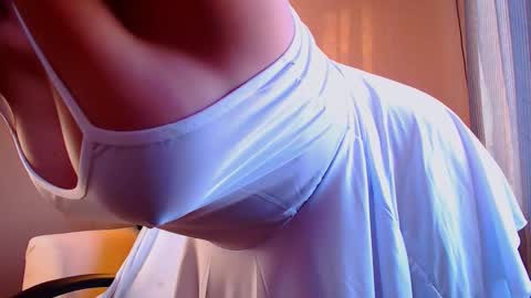 Elli  online show from October 2025 02:14:02 PM