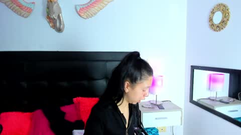 Natalye online show from April 2026 10:40:02 PM