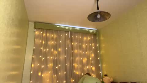 Ilona online show from December 2024 09:32:02 AM