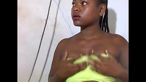 Snapshot of falielyse chatting on September 2025 04:49:02 AM falielyse online show from September 2025 04:49:02 AM