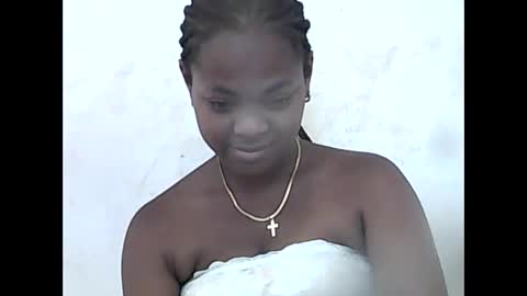 Snapshot of falielyse chatting on October 2025 08:04:02 AM falielyse online show from October 2025 08:04:02 AM