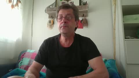 Snapshot of falushp chatting on April 2026 12:54:02 PM falushp online show from April 2026 12:54:02 PM