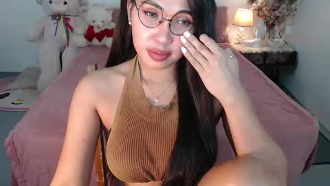 Layla online show from January 2025 01:42:02 PM