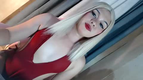DANIELLA - DONT FORGET TO GIVE ME A THUMBSU UP online show from November 2025 04:54:01 PM