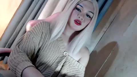 Snapshot of fantasticcock69_daniella chatting on June 2026 08:42:02 PM DANIELLA - DONT FORGET TO GIVE ME A THUMBSU UP online show from June 2026 08:42:02 PM