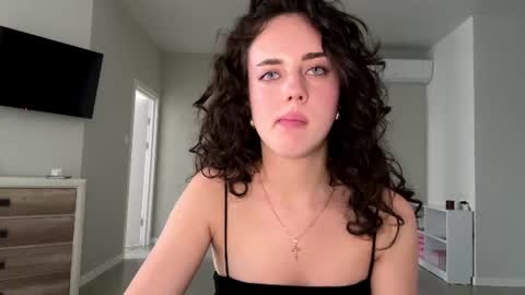 Mia online show from July 2026 01:28:01 PM