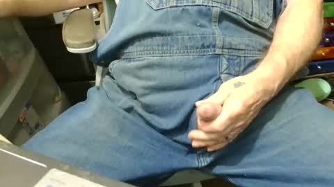 Fred. online show from November 2025 08:46:02 PM