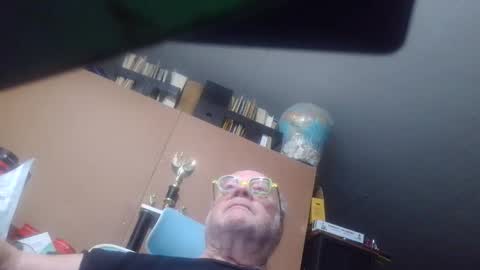 Fred. online show from April 2026 04:46:01 AM