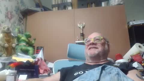 Fred. online show from April 2026 05:19:02 PM