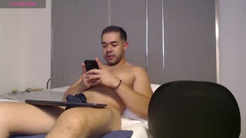 Snapshot of faustosaenz chatting on December 2024 01:47:01 AM FAUSTO online show from December 2024 01:47:01 AM