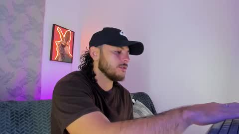 favid95 online show from November 2025 02:44:01 AM