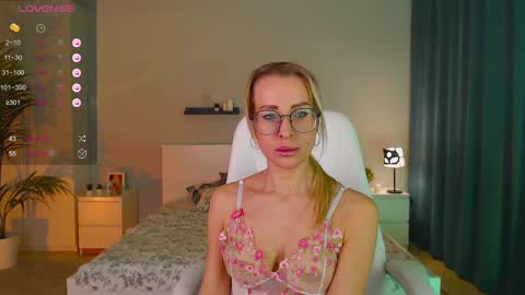 Fay online show from February 2025 12:30:02 PM