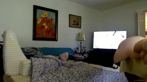 Fee Free To Smile online show from April 2026 01:56:01 PM