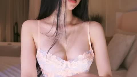 feel_me_00 online show from March 2026 04:18:02 PM