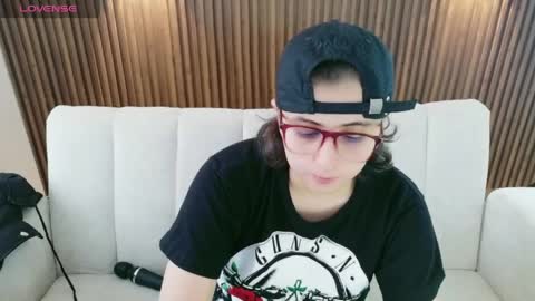 Feelena online show from May 2026 03:41:01 PM