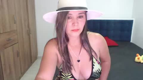 Snapshot of feliciagold chatting on June 2026 12:02:01 AM FeliciaGold online show from June 2026 12:02:01 AM