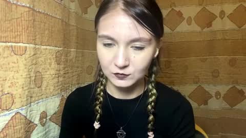 Lola online show from April 2026 07:51:02 PM