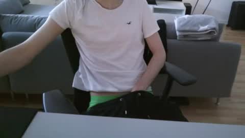 Snapshot of felixsagg chatting on June 2026 06:33:01 AM felixsagg online show from June 2026 06:33:01 AM