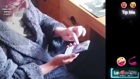 Adam online show from September 2025 08:25:02 AM