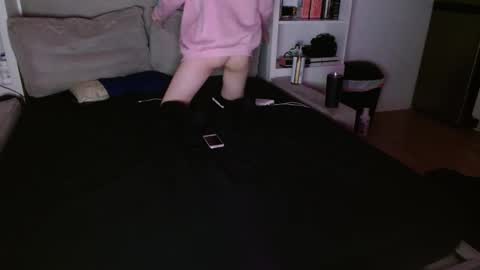 femboyflowers online show from September 2025 04:01:02 AM