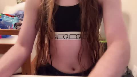 Snapshot of femboytummy chatting on June 2026 03:44:01 AM femboytummy online show from June 2026 03:44:01 AM