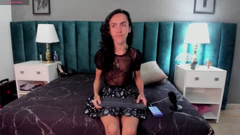 Snapshot of fenix_karoll chatting on December 2024 12:23:02 PM Karol online show from December 2024 12:23:02 PM