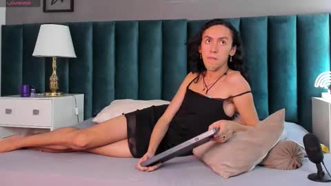 Snapshot of fenix_karoll chatting on February 2025 08:55:02 PM Karol online show from February 2025 08:55:02 PM