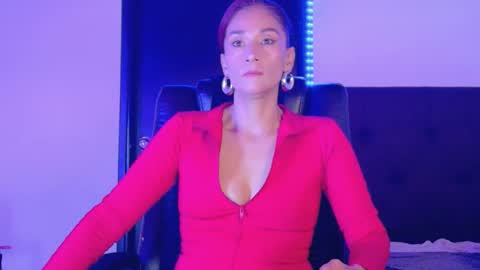 stefannia online show from November 2025 10:31:02 PM