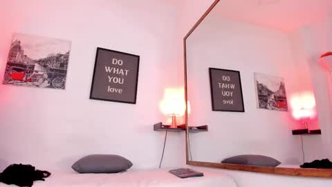 fennyx online show from October 2025 11:31:02 AM