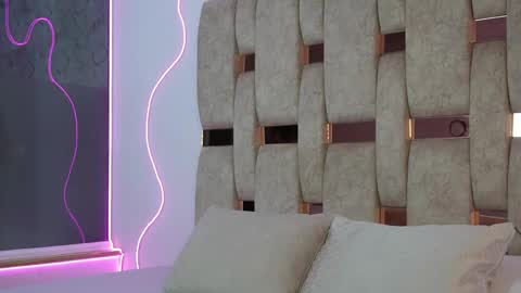 fernanda_thail_ online show from April 2026 07:40:02 PM