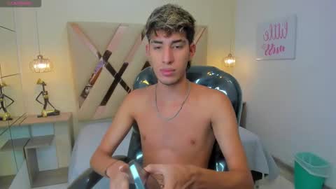 FER PHOENIX online show from November 2025 03:16:02 AM