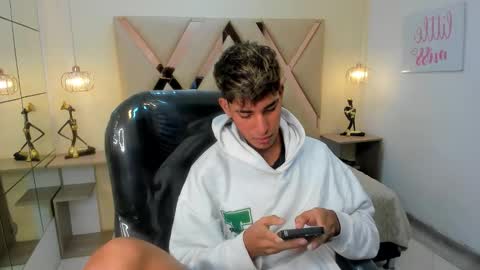 FER PHOENIX online show from December 2025 03:36:01 AM