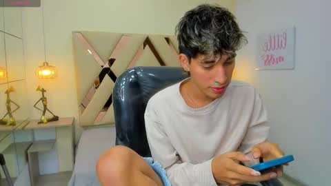 FER PHOENIX online show from March 2026 03:47:01 AM