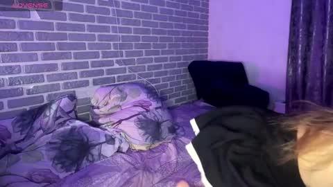 Tina and Tomas online show from October 2025 02:13:01 PM