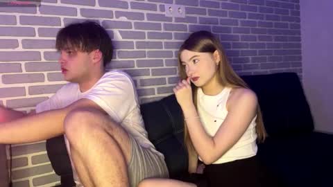 Tina and Tomas online show from November 2025 03:00:01 PM