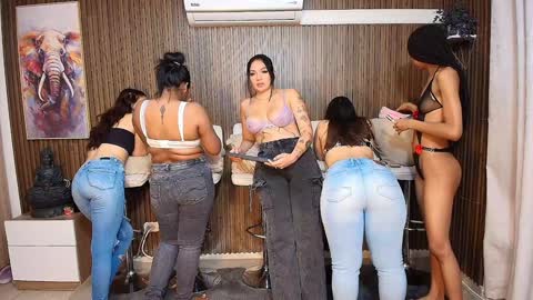 alice and samm online show from December 2025 11:39:02 AM