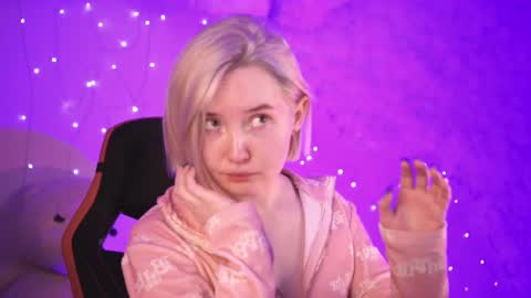 Rey online show from December 2024 12:06:01 PM