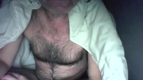 Snapshot of feyo123 chatting on December 2024 05:51:02 PM Beachmancan online show from December 2024 05:51:02 PM