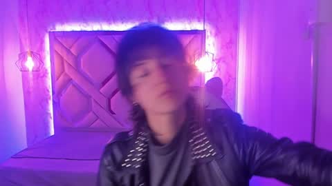   online show from February 2025 12:11:01 PM