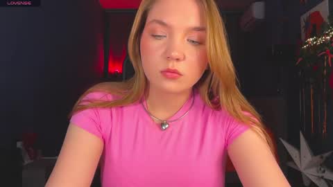 Snapshot of fififlower chatting on May 2026 05:20:02 PM Rebecca online show from May 2026 05:20:02 PM